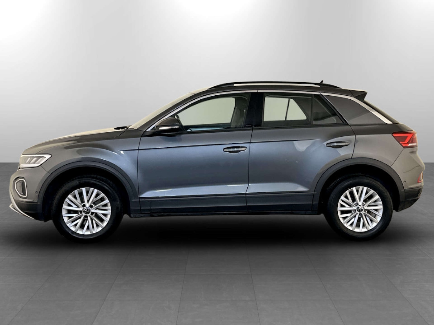 Used Volkswagen T-Roc 2023 for sale - 77681195: Photo 7