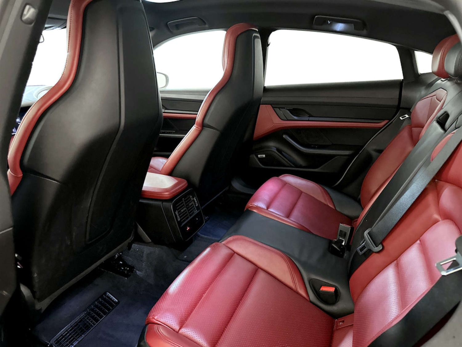 Used Porsche Taycan 2021 for sale - 77745454: Photo 14