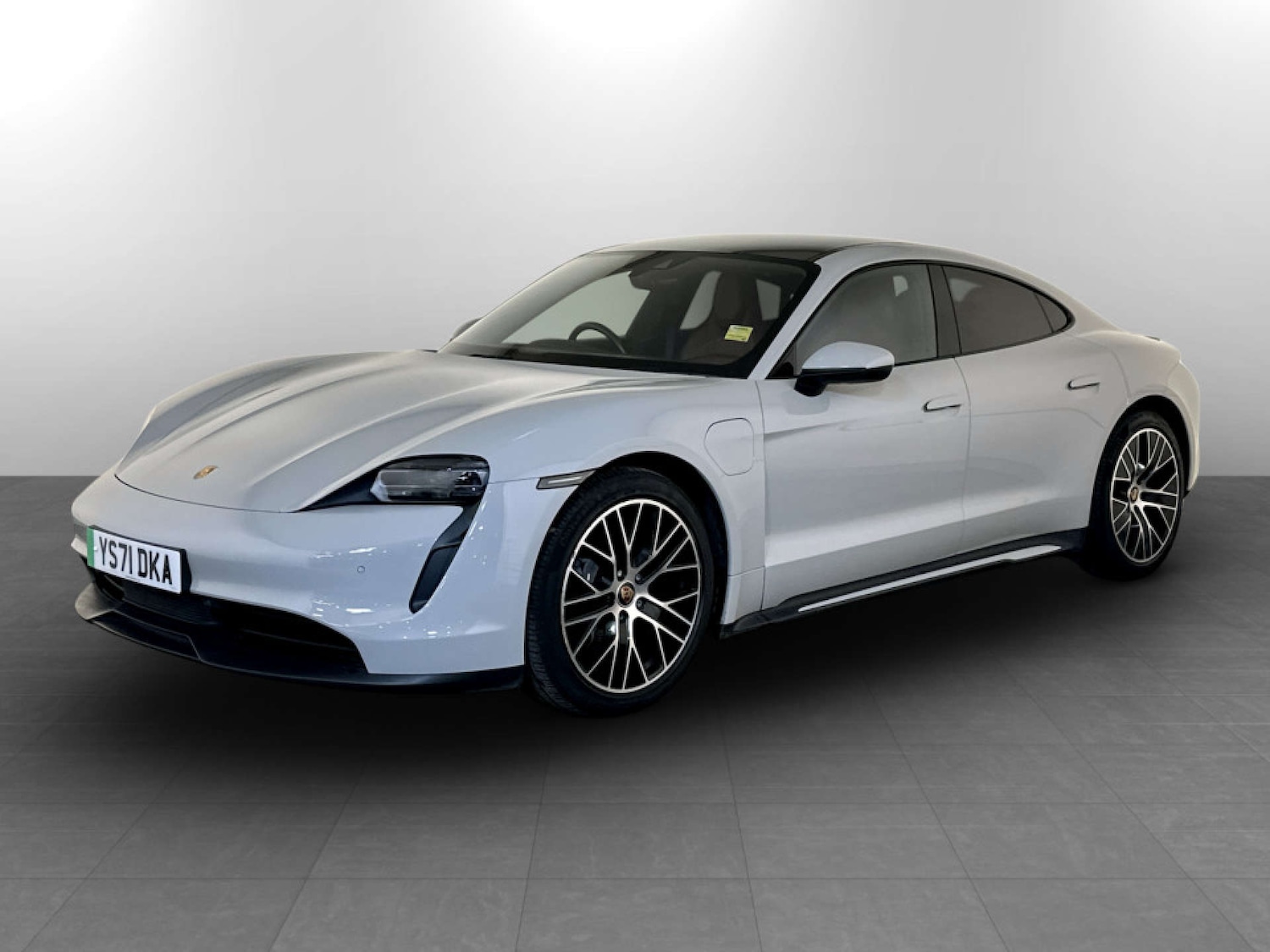 Used Porsche Taycan 2021 for sale - 77745454: Photo 6