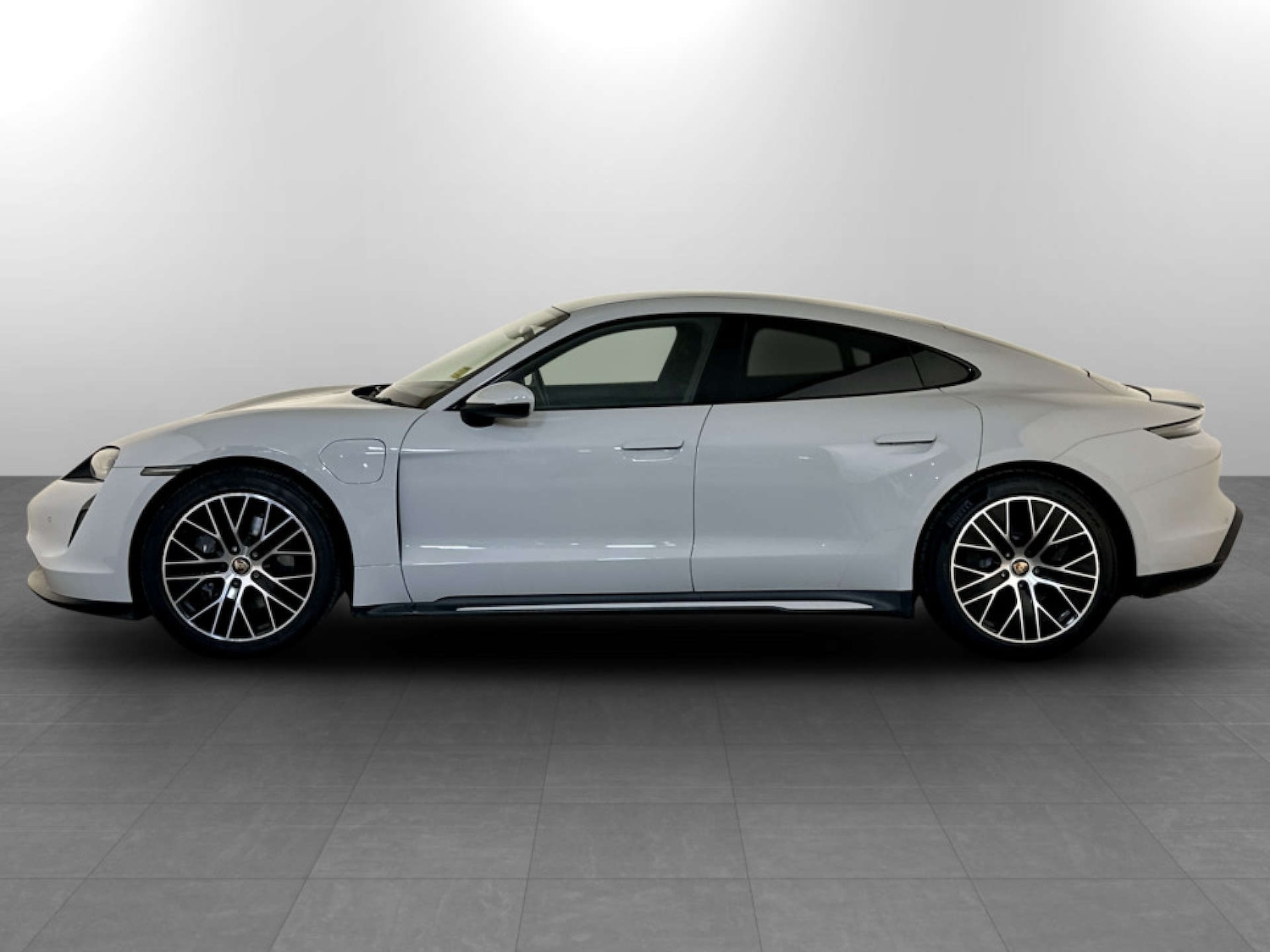 Used Porsche Taycan 2021 for sale - 77745454: Photo 7