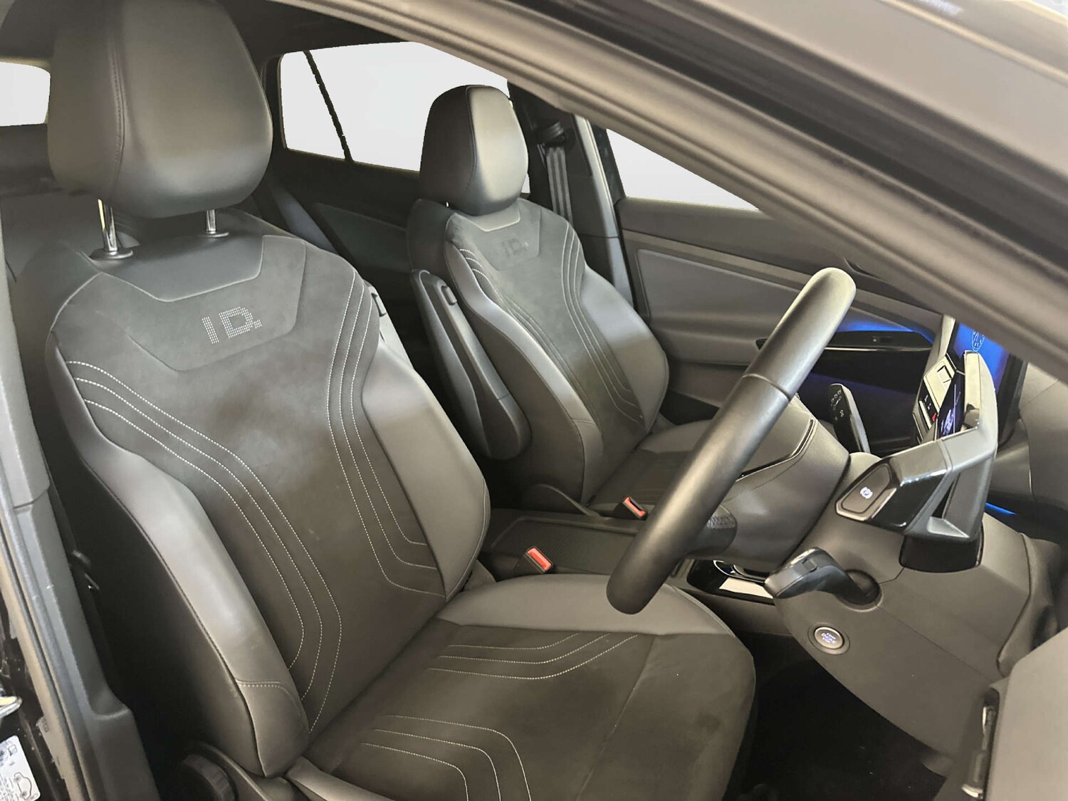 Used Volkswagen ID.4 2023 for sale - 77938507: Photo 13