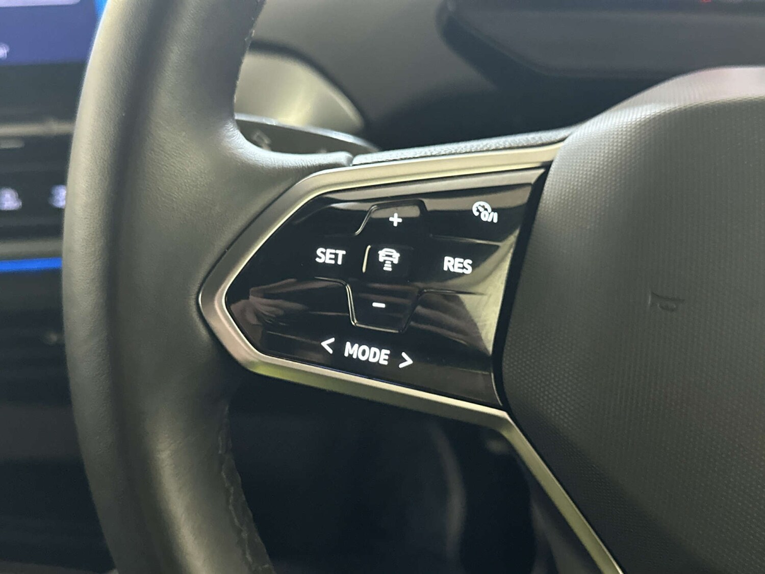 Used Volkswagen ID.4 2023 for sale - 77938507: Photo 17