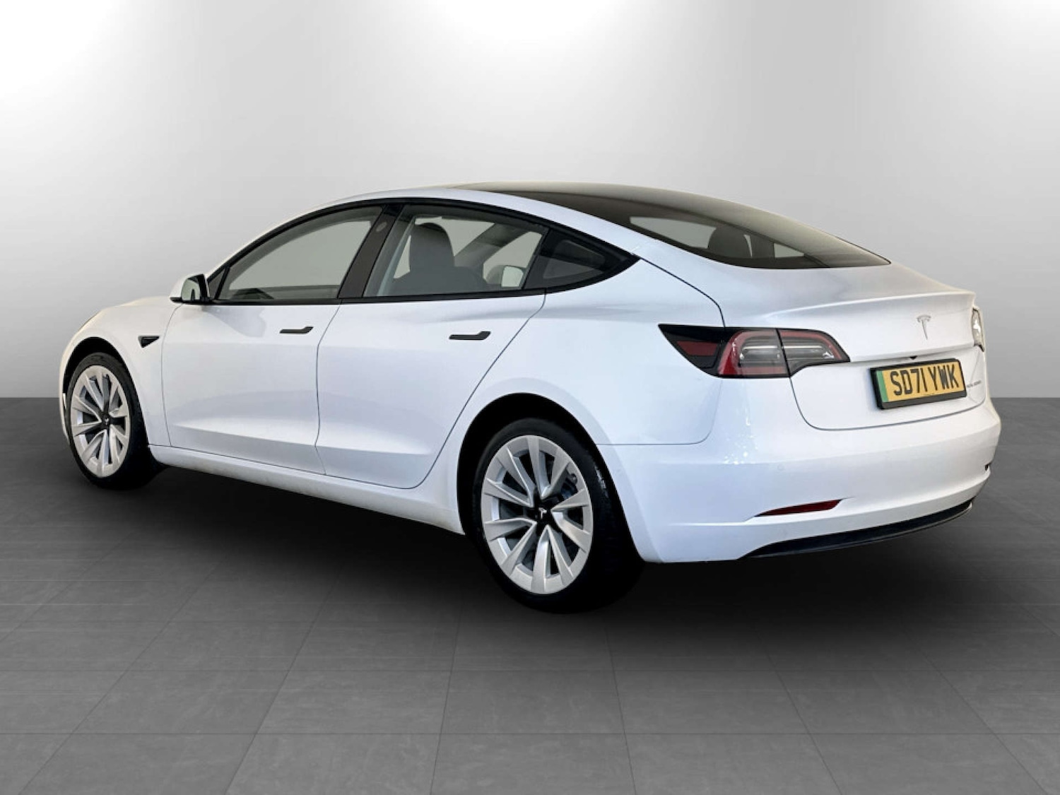 Used Tesla Model 3 2021 for sale - 77249248: Photo 8