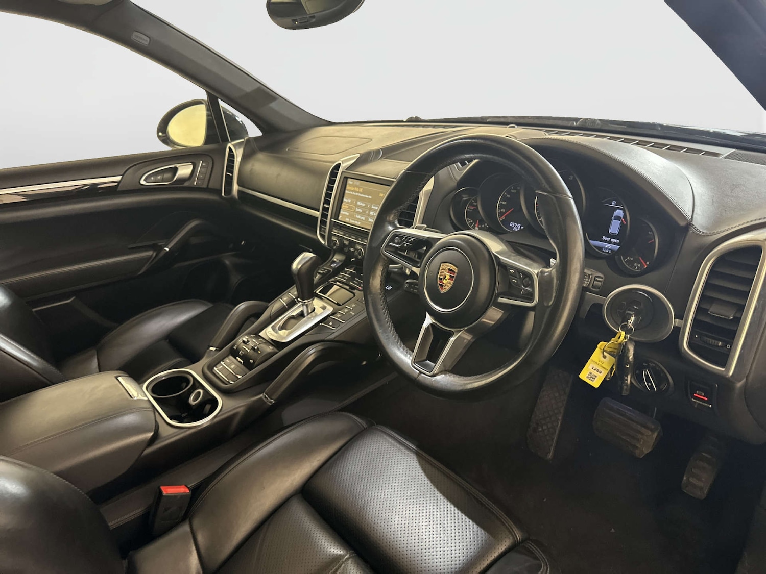 Used Porsche Cayenne 2016 for sale - 77937294: Photo 16