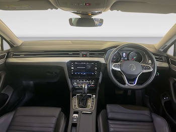 Used Volkswagen Passat 2022 for sale - 79600587: Photo