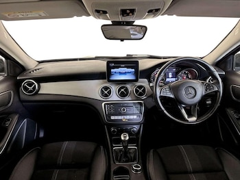 Used Mercedes-Benz GLA 2019 for sale - 77025836: Photo