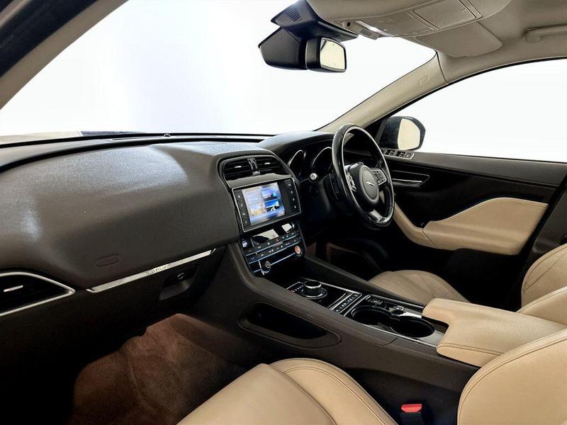 Used Jaguar F-Pace 2016 for sale - 76332430: Photo 12