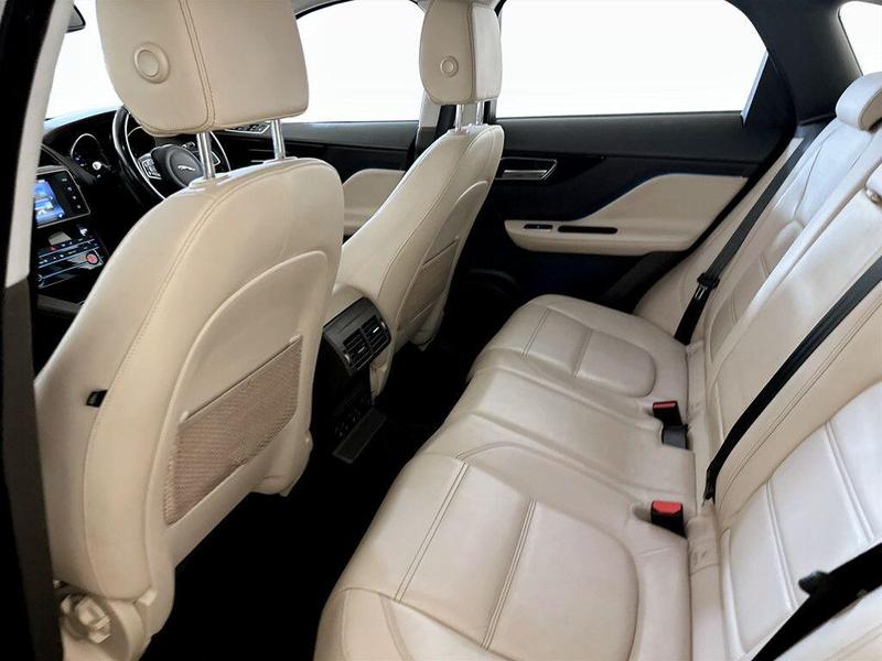 Used Jaguar F-Pace 2016 for sale - 76332430: Photo 14