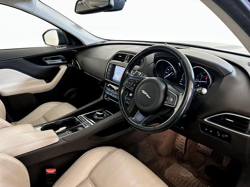 Used Jaguar F-Pace 2016 for sale - 76332430: Photo 16