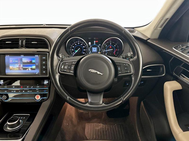 Used Jaguar F-Pace 2016 for sale - 76332430: Photo 17