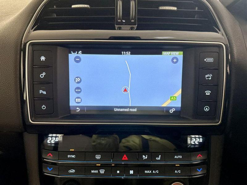 Used Jaguar F-Pace 2016 for sale - 76332430: Photo 23