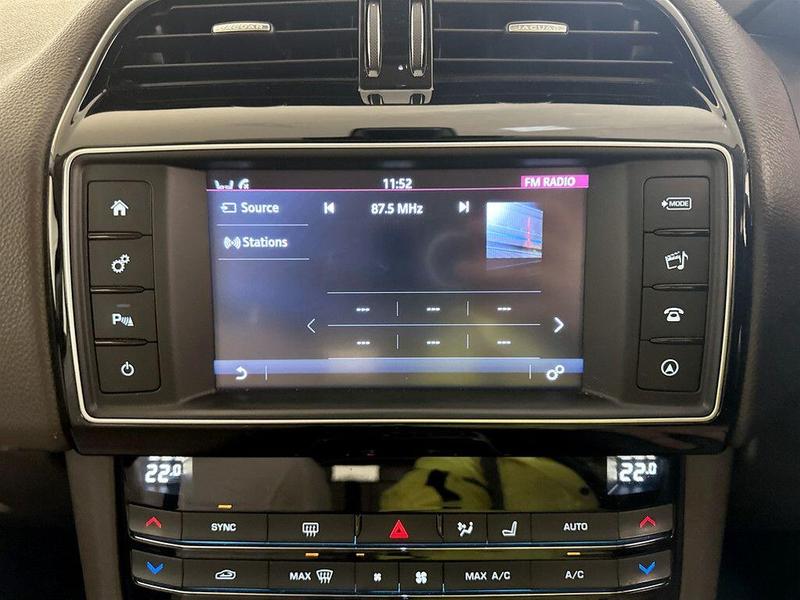 Used Jaguar F-Pace 2016 for sale - 76332430: Photo 24