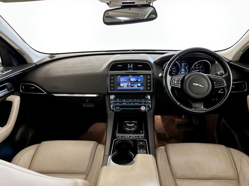 Used Jaguar F-Pace 2016 for sale - 76332430: Photo 3
