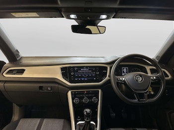 Used Volkswagen T-Roc 2020 for sale - 77877270: Photo