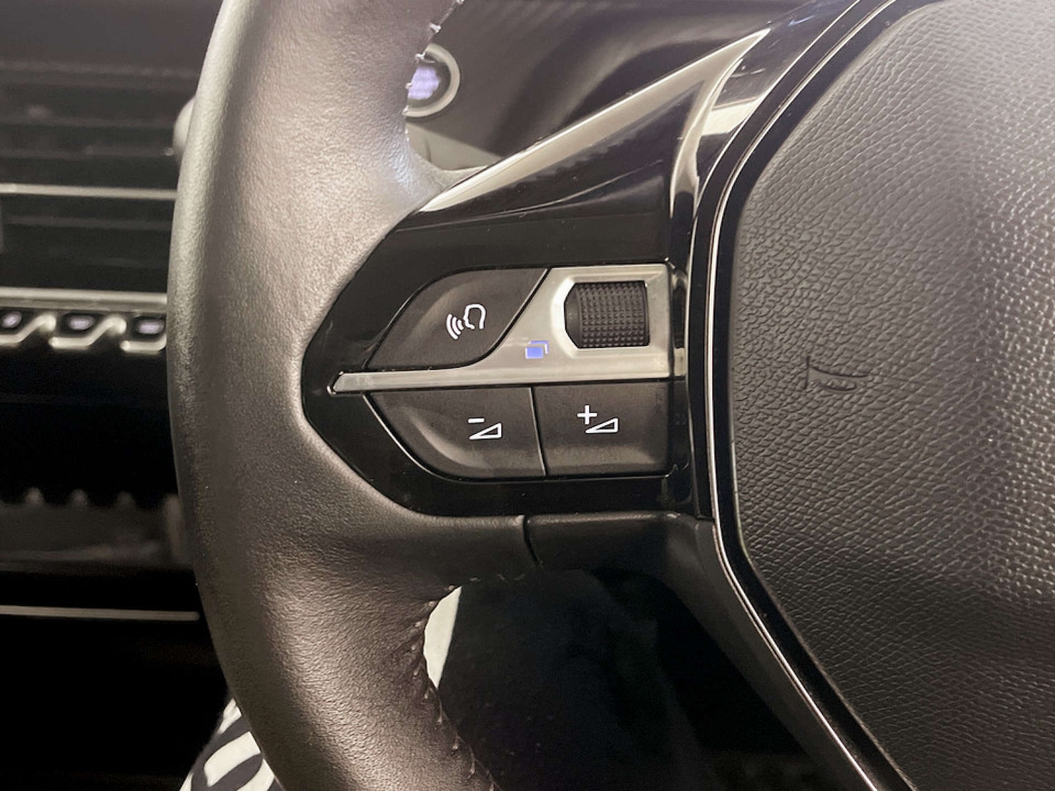 Used Peugeot 2008 2022 for sale - 77355567: Photo 16