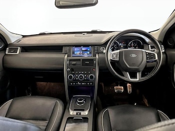 Used Land Rover Discovery Sport 2018 for sale - 76718922: Photo