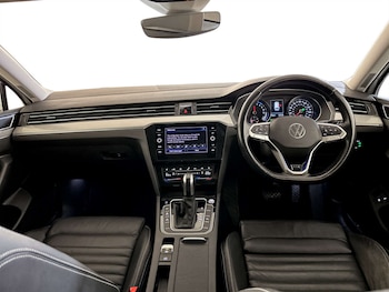 Used Volkswagen Passat 2022 for sale - 77621908: Photo