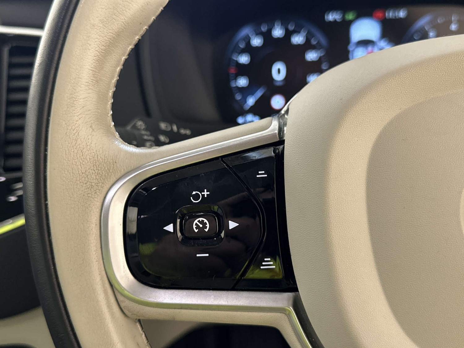 Used Volvo XC90 2020 for sale - 77934075: Photo 17