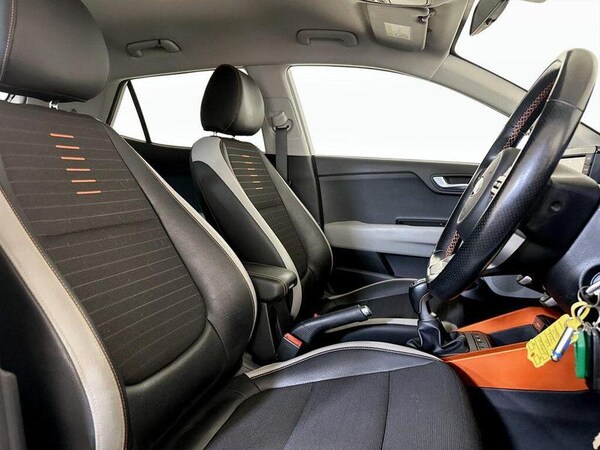 Used Kia Stonic 2019 for sale - 76079877: Photo 13