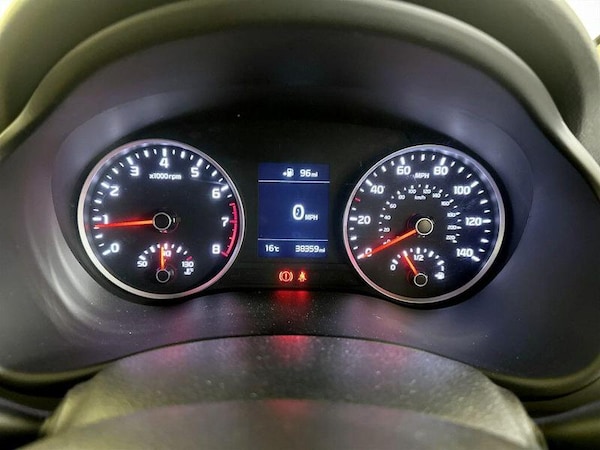 Used Kia Stonic 2019 for sale - 76079877: Photo 18