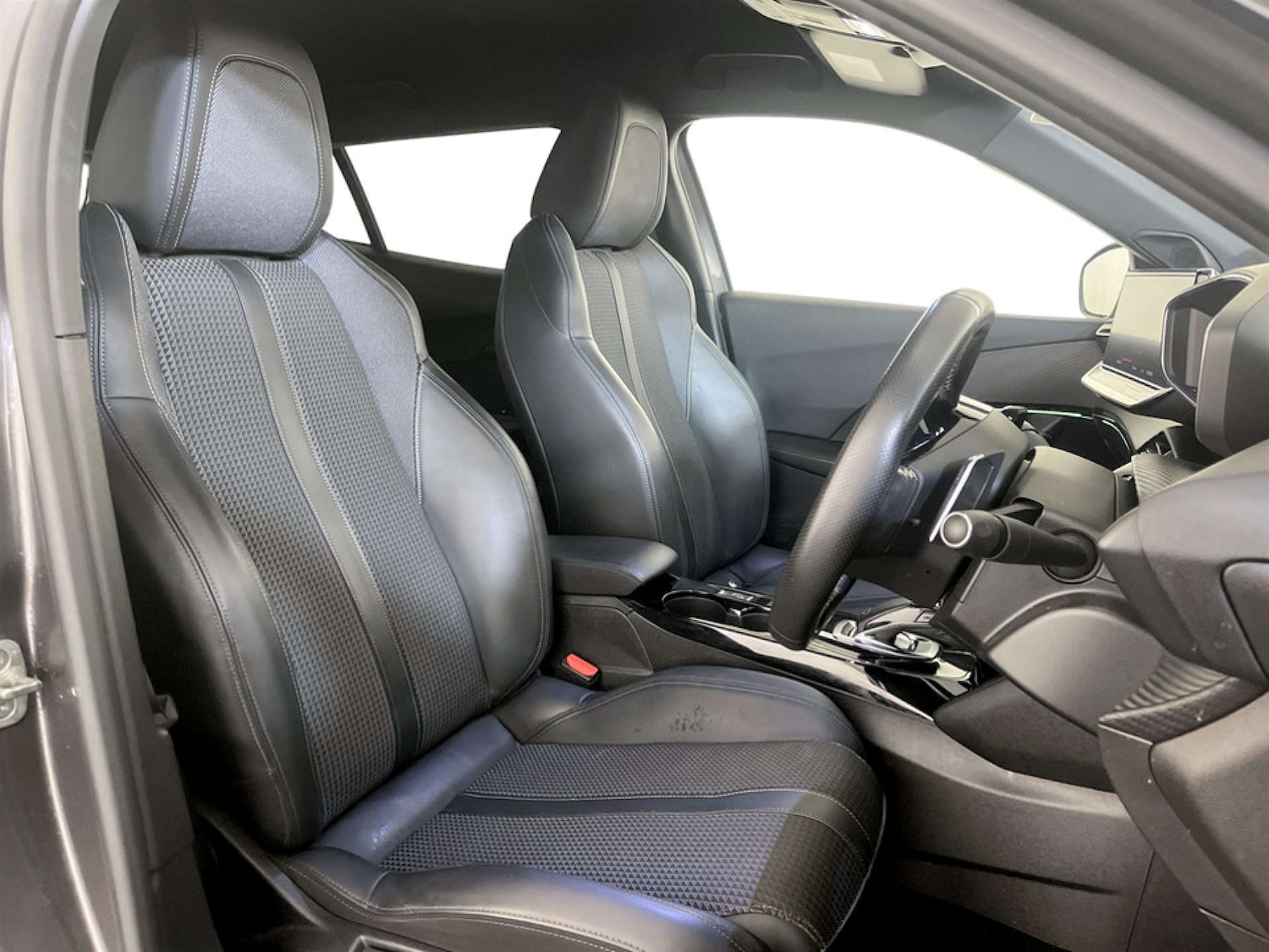 Used Peugeot 2008 2020 for sale - 77301683: Photo 13