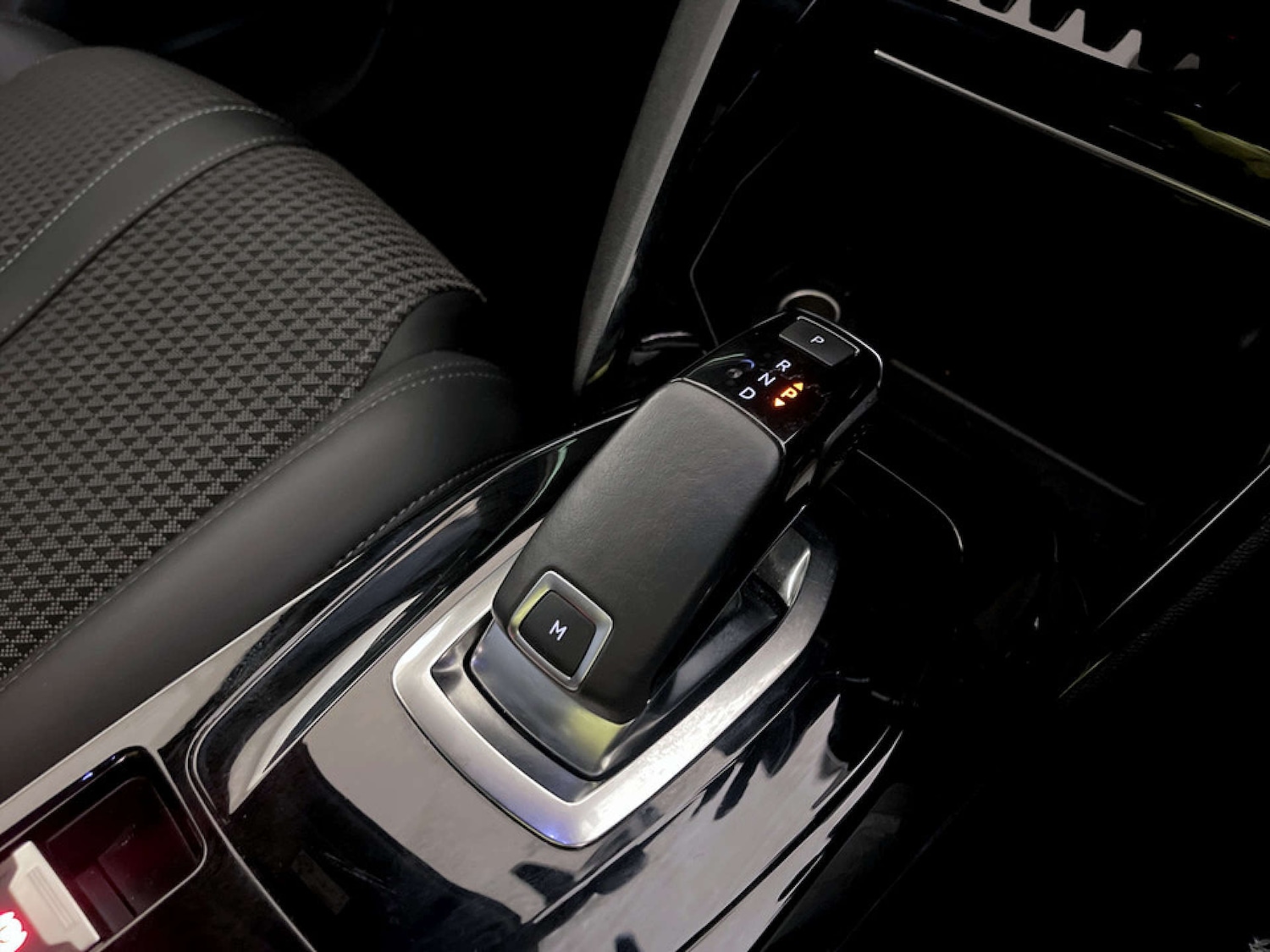 Used Peugeot 2008 2020 for sale - 77301683: Photo 25