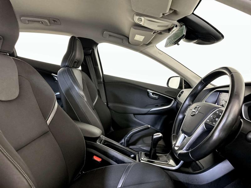 Used Volvo V40 2017 for sale - 76895524: Photo 13
