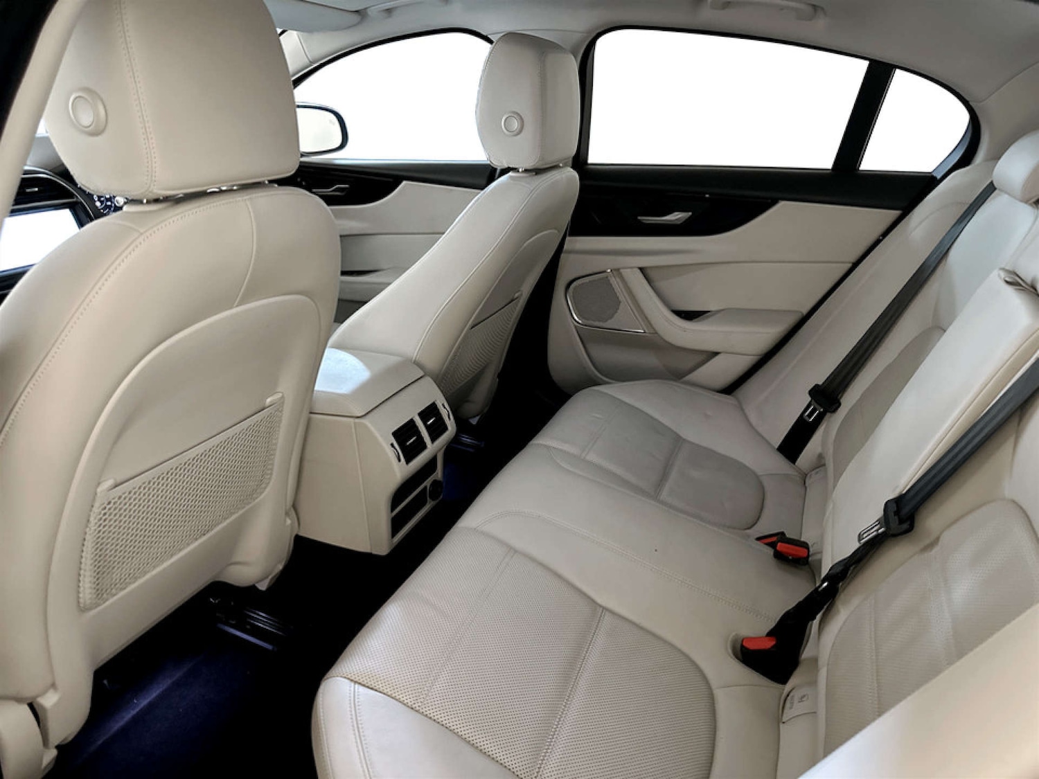 Used Jaguar XE 2020 for sale - 77745519: Photo 14