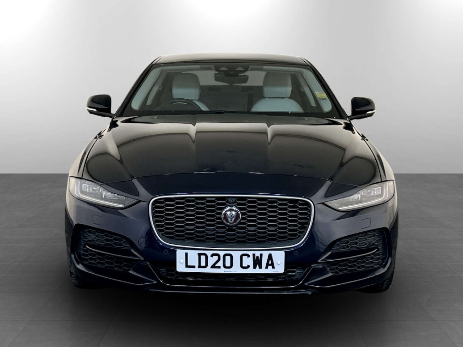 Used Jaguar XE 2020 for sale - 77745519: Photo 5