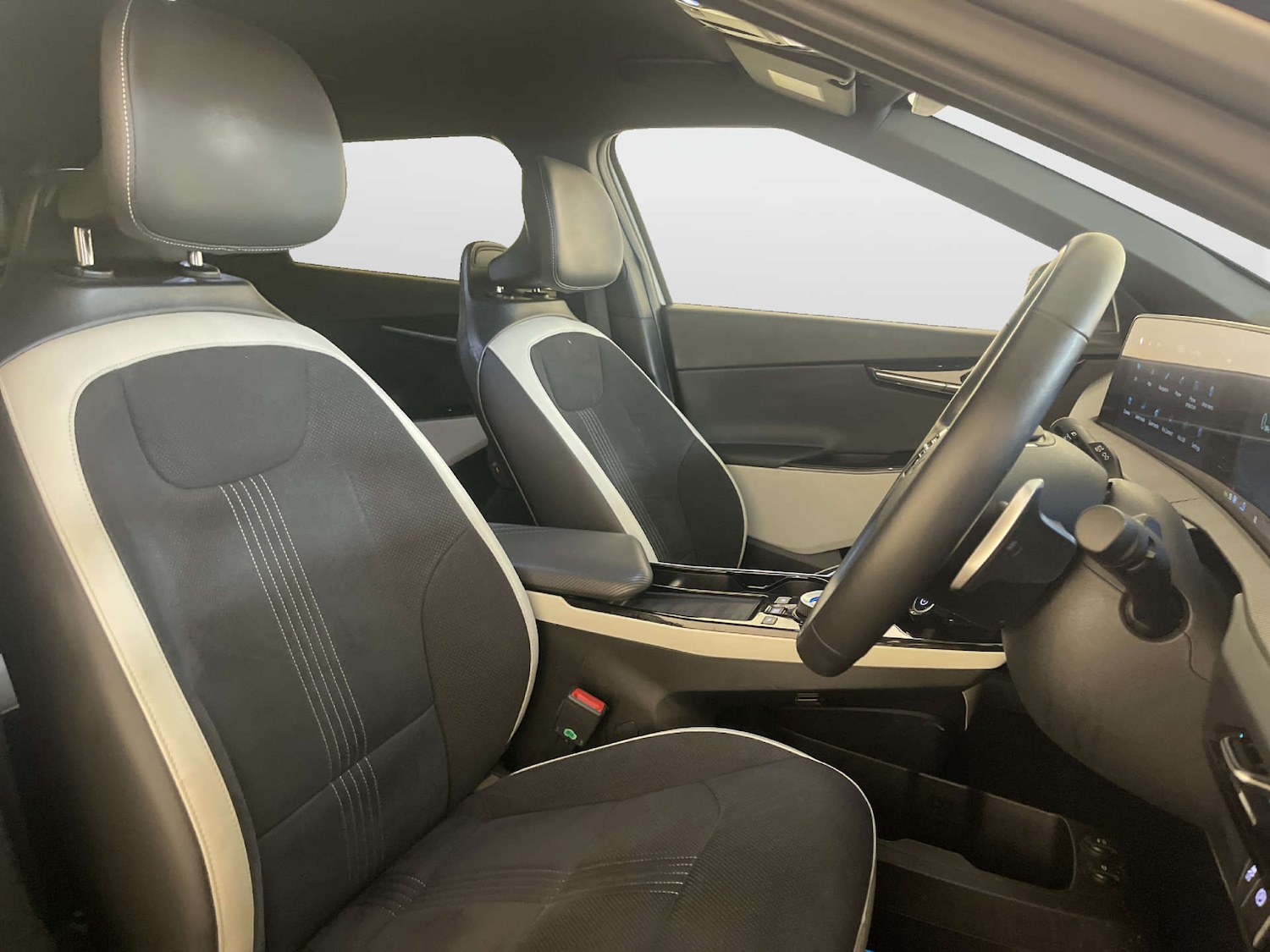 Used Kia EV6 2023 for sale - 77953300: Photo 13