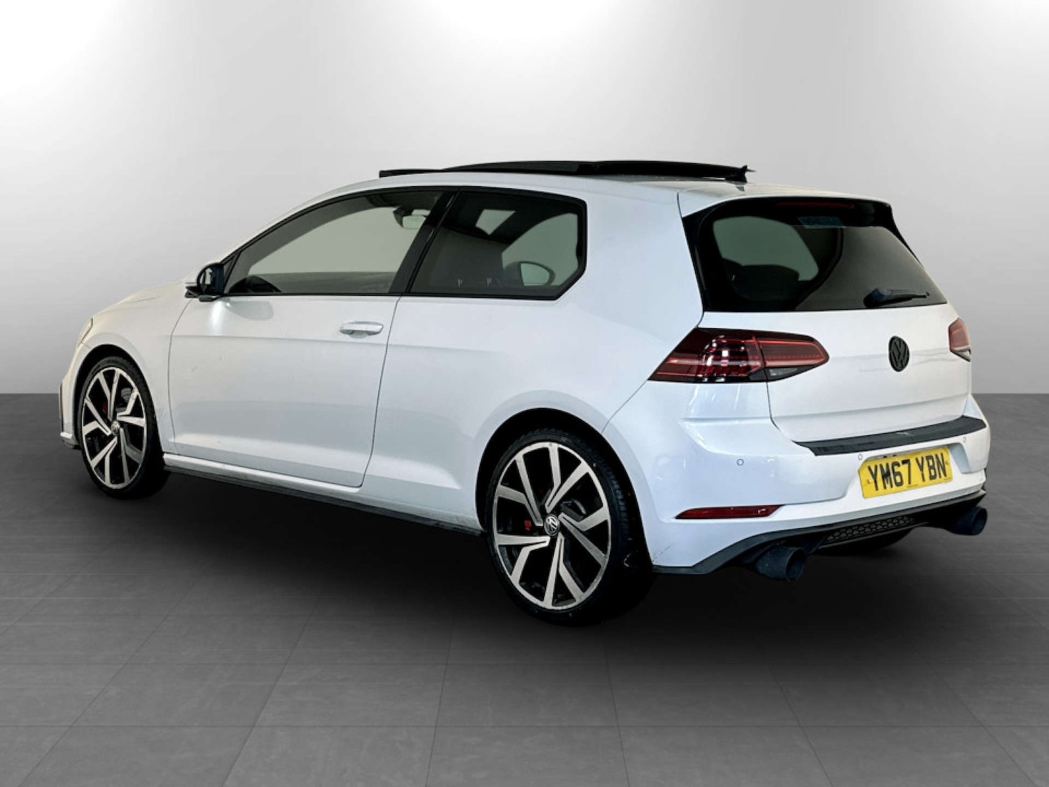 Used Volkswagen Golf 2017 for sale - 77211817: Photo 8