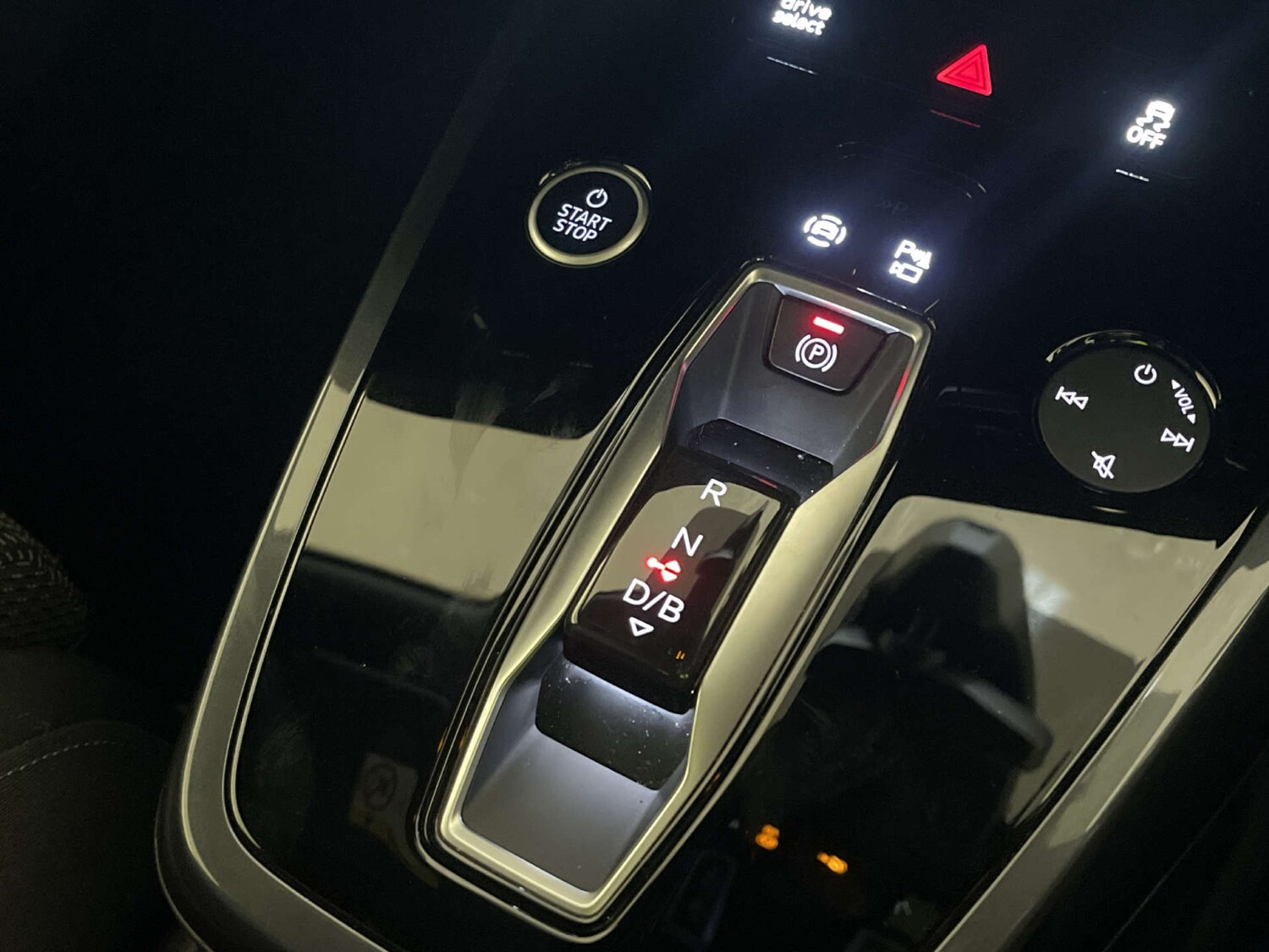 Used Audi Q4 e-tron 2023 for sale - 78112482: Photo 25