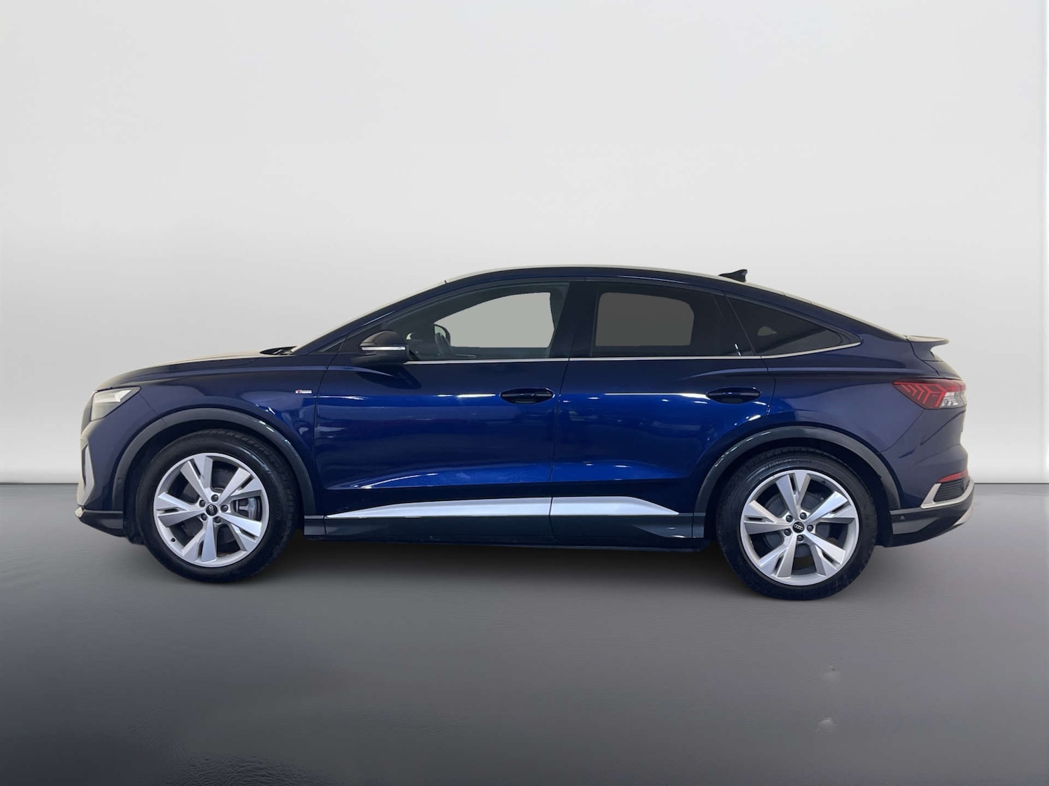 Used Audi Q4 e-tron 2023 for sale - 78112482: Photo 7