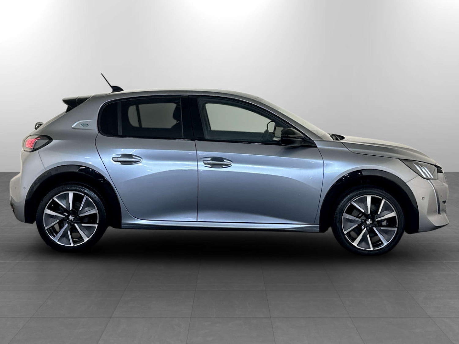 Used Peugeot E-208 2021 for sale - 77187775: Photo 11