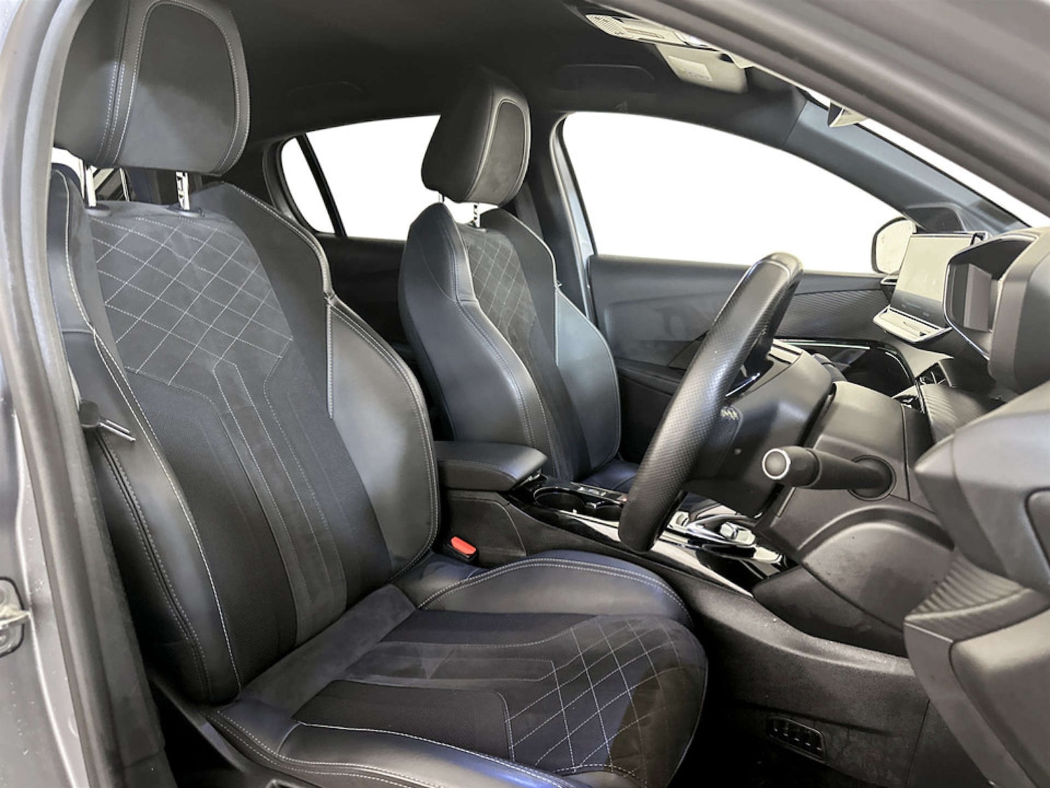 Used Peugeot E-208 2021 for sale - 77187775: Photo 13