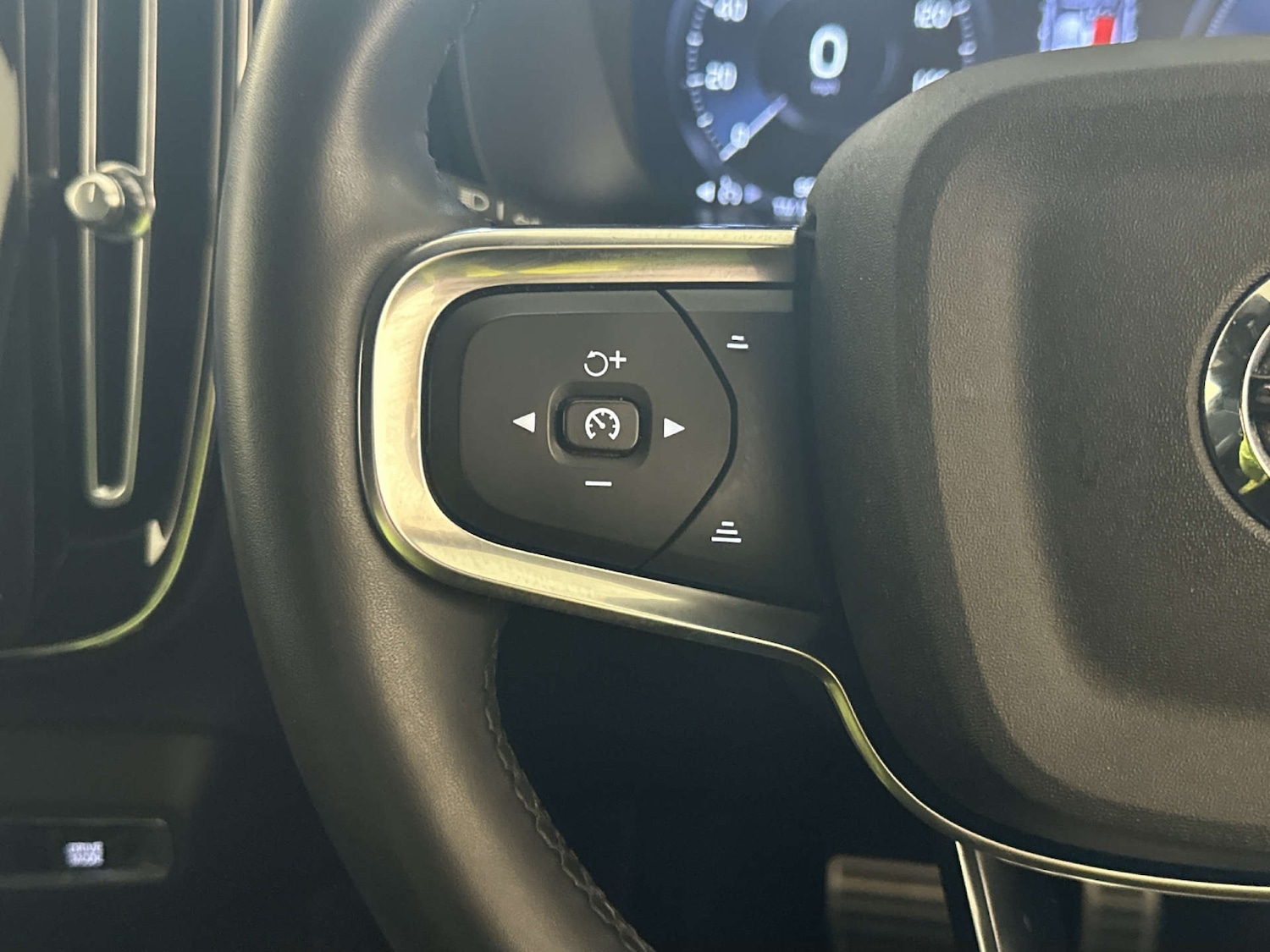 Used Volvo XC40 2021 for sale - 77988202: Photo 17