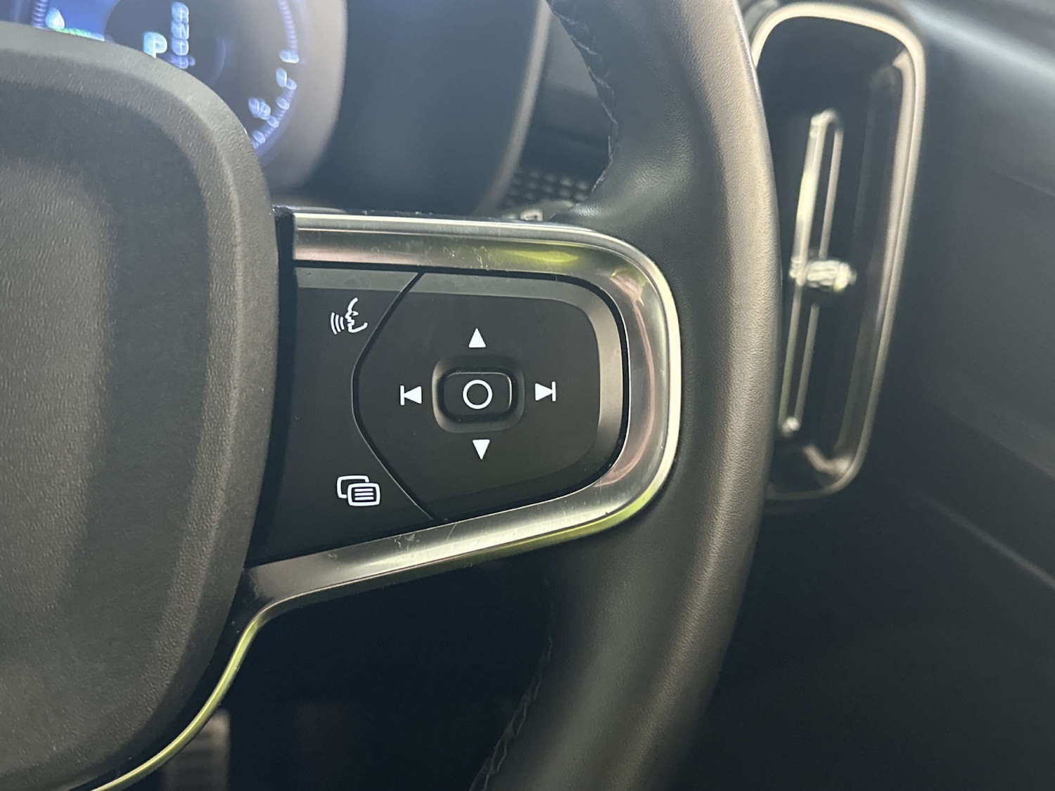 Used Volvo XC40 2021 for sale - 77988202: Photo 19