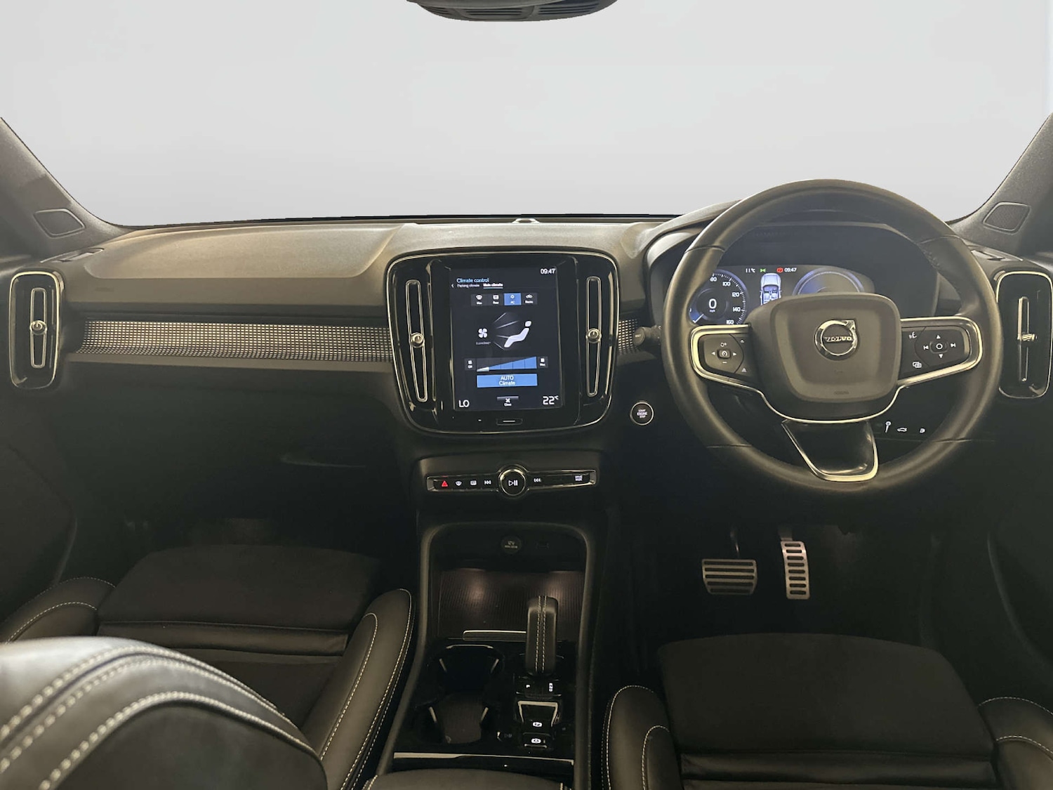 Used Volvo XC40 2021 for sale - 77988202: Photo 3