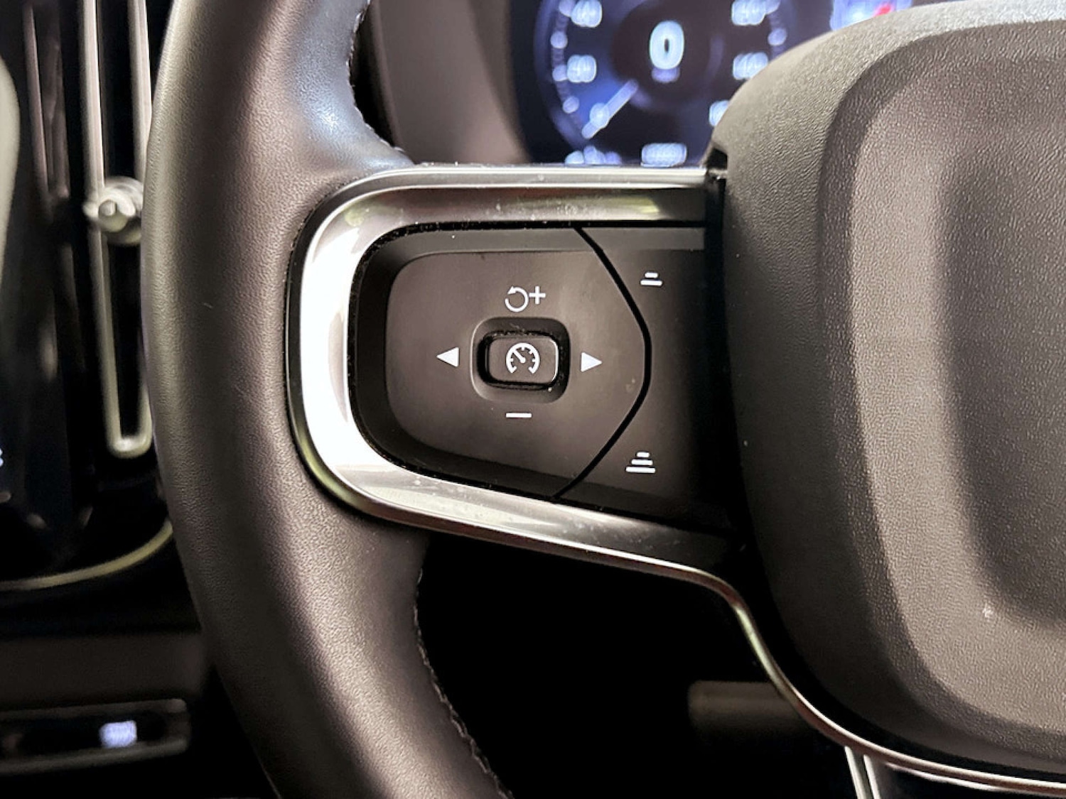 Used Volvo XC40 2021 for sale - 77409025: Photo 16