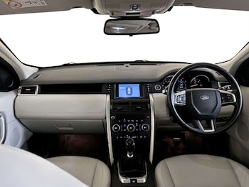 Used Land Rover Discovery Sport 2018 for sale - 77213726: Photo