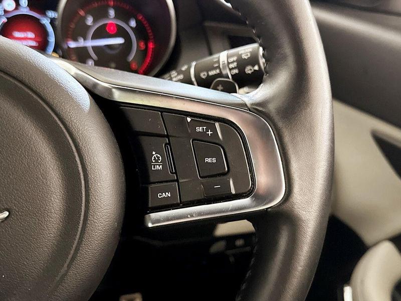 Used Jaguar E-Pace 2019 for sale - 76734737: Photo 19