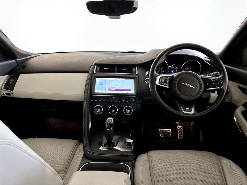 Used Jaguar E-Pace 2019 for sale - 76734737: Photo 3