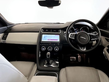 Used Jaguar E-Pace 2019 for sale - 76734737: Photo