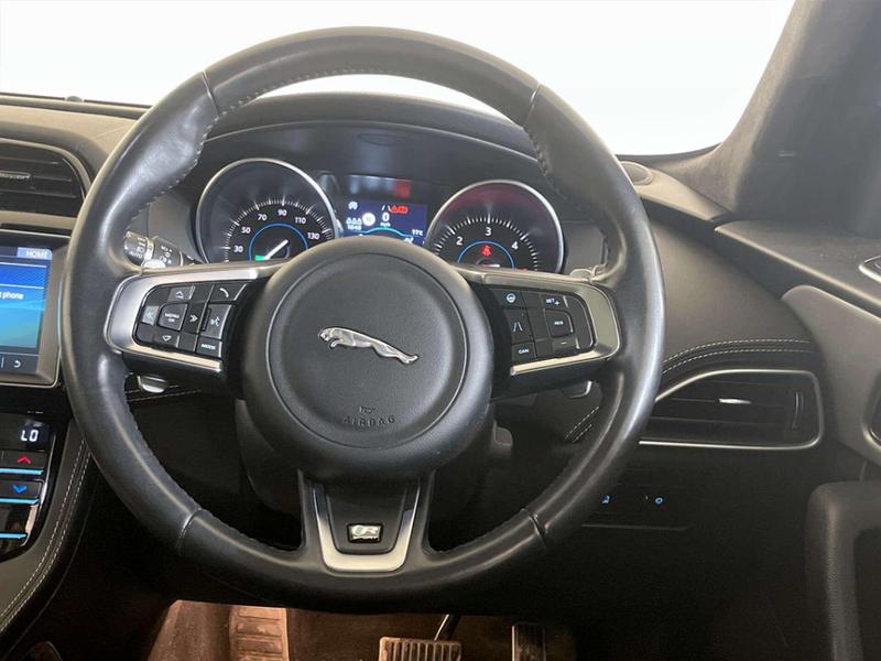 Used Jaguar F-Pace 2019 for sale - 76882714: Photo 16