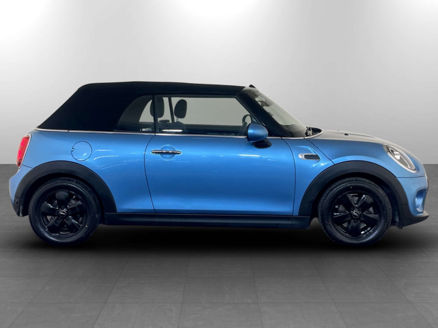 Used MINI Convertible 2019 for sale - 77185059: Photo 11