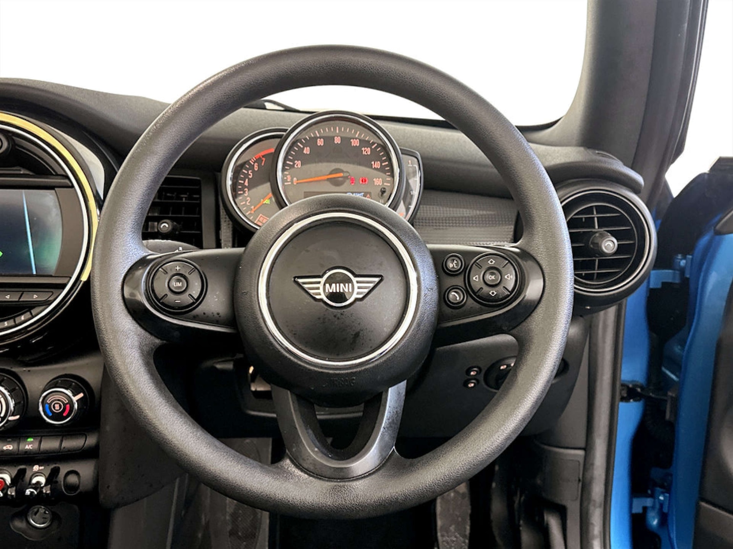 Used MINI Convertible 2019 for sale - 77185059: Photo 17