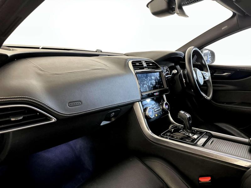 Used Jaguar XE 2021 for sale - 76895327: Photo 12