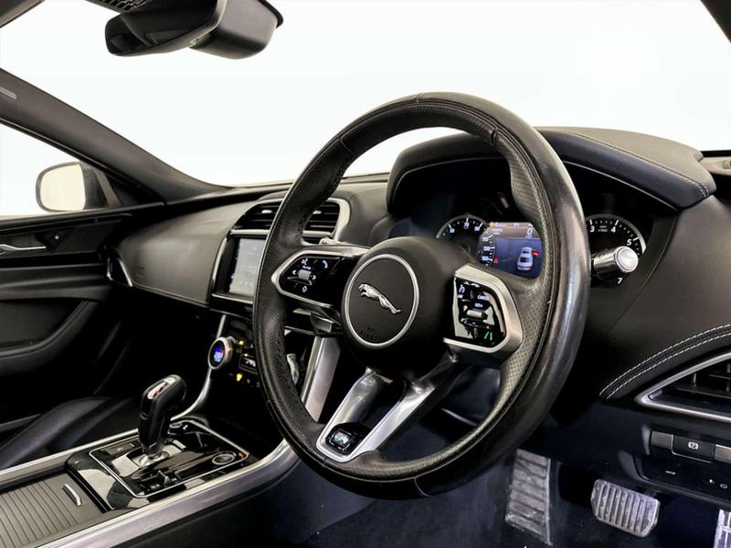 Used Jaguar XE 2021 for sale - 76895327: Photo 15