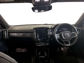 Used Volvo XC40 2023 for sale - 77681241: Photo