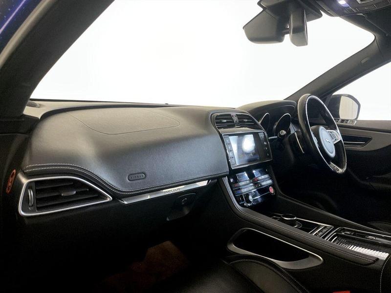 Used Jaguar F-Pace 2017 for sale - 76394211: Photo 12